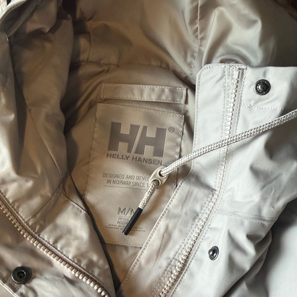 Helly Hansen classic trench coat💕🌹 - Picture 4 of 5